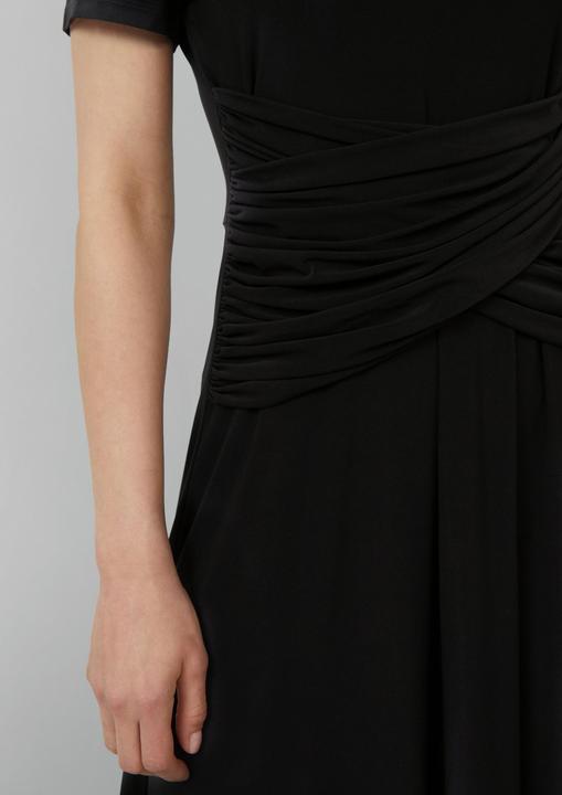 Produktbild S.Oliver Kleid Tailliertes Maxikleid mit Raffung (32)