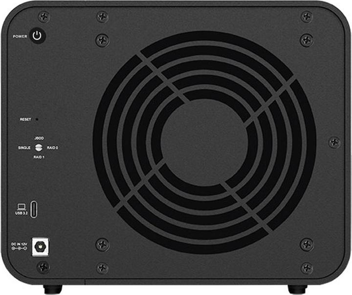 Actual product image Terramaster D8 Hybrid (2.5", 3.5", M.2 2280)