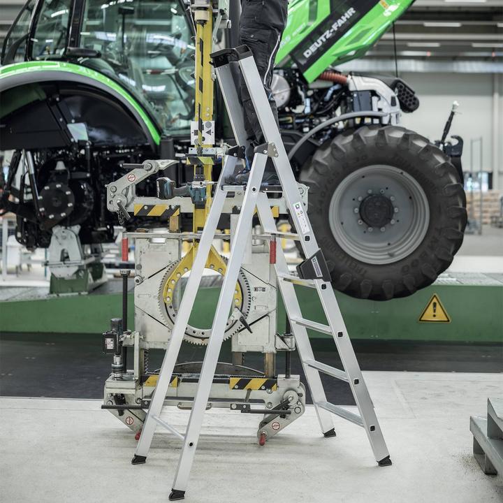 Actual product image Munk Stepladder with steps, single-sided access 9 steps (Stepladder)