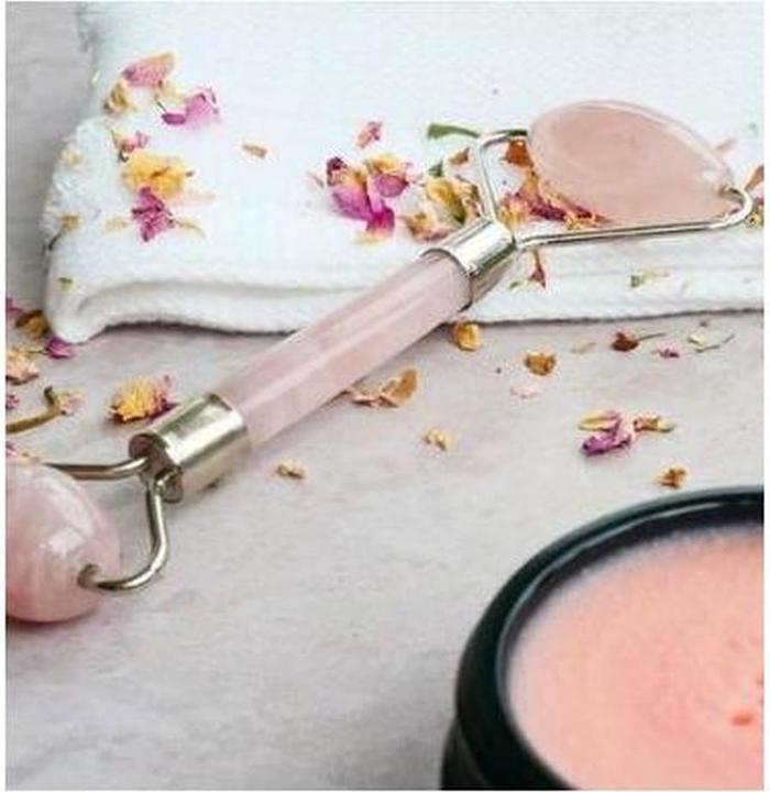 Actual product image Zoë Ayla Luxurious Rose Quartz Noiseless Facial Roller