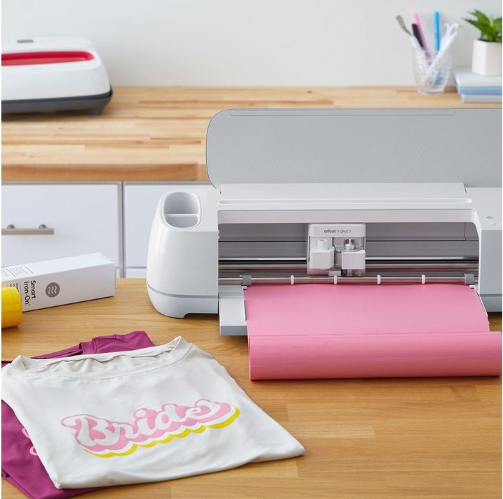 Actual product image Cricut Iron-on film Smart 33 x 91 cm, 1 piece, red