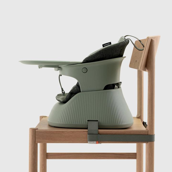 Produktbild Hannie tragbarer Hochstuhl in Salbei Grün - PHC001G502 (Hochstuhl Sitzerhöhung)