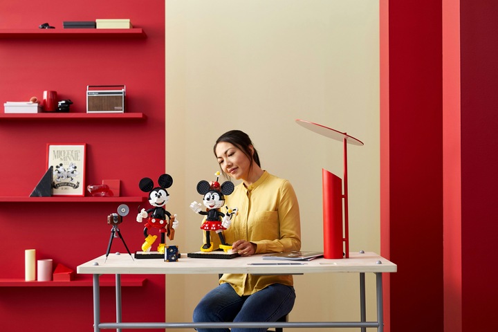 Actual product image LEGO Mickey Mouse and Minnie Mouse (43179, LEGO Disney, LEGO Rare Sets)