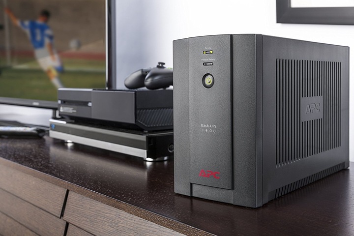 Immagine prodotto APC Back-UPS 1400VA 230V AVR Prese IEC 1400VA 230V (1400 VA, 700 W, Interattivo linea UPS)