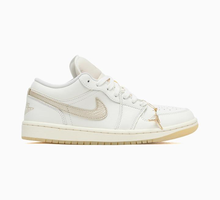 Image du produit Jordan 1 Low SE Metallic Team Gold (Women's) (38.5)