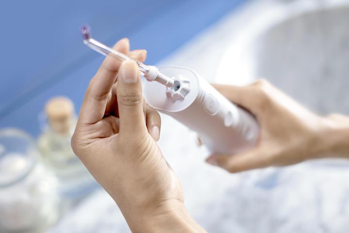 Produktbild Philips Sonicare Diamond Clean 9000 & Cordless Power Flosser 3000 (Schallzahnbürste)