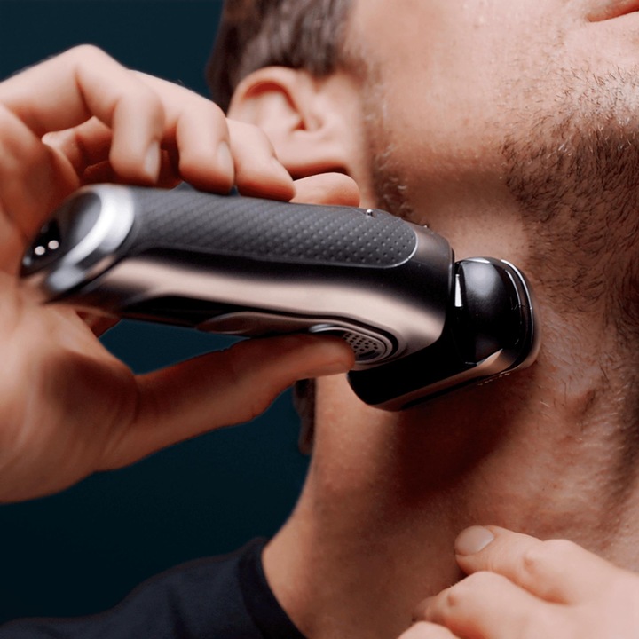 Actual product image Braun Series 9 9375cc + Latest Generation Electric Shaver
