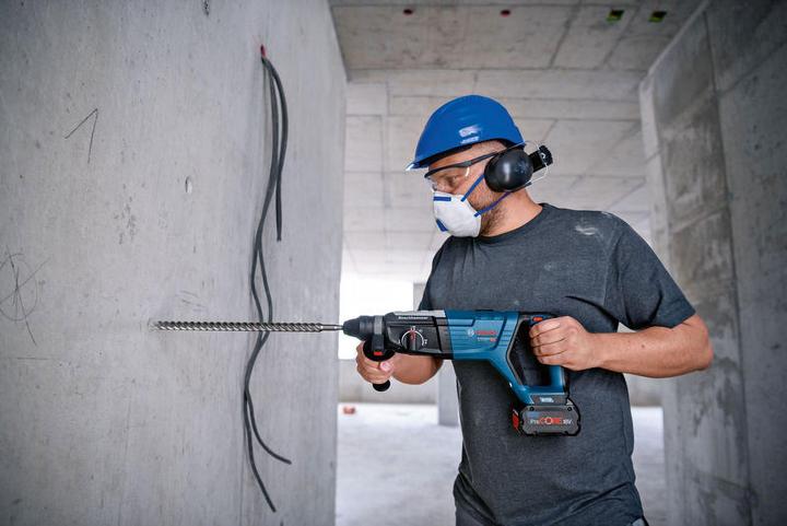 Actual product image Bosch Professional Cordless rotary hammer GBH 18V-28 D Professional solo, 18Volt XL-BOXX (blue/black, without battery (Rechargeable battery operated)