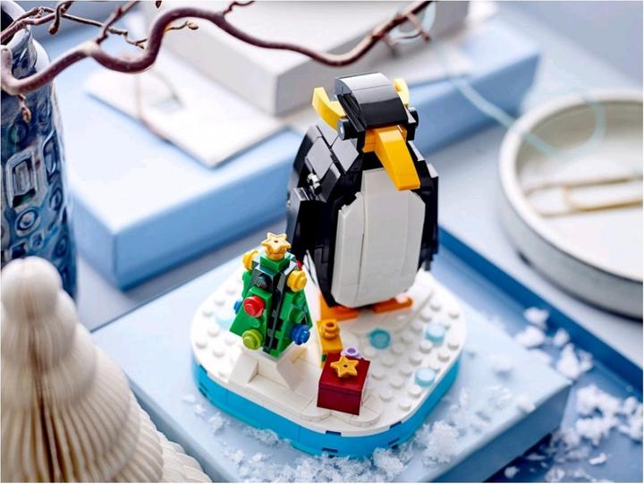 Produktbild LEGO Weihnachtspinguin (40498, LEGO Icons, LEGO Seltene Sets)