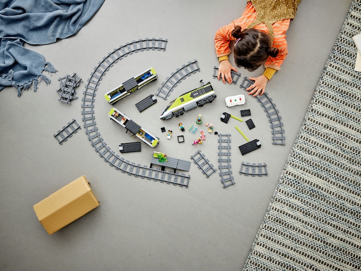 Actual product image LEGO Passenger express train (60337, LEGO City, LEGO Powered UP)