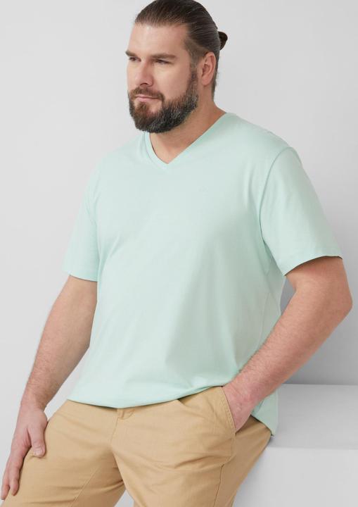 Produktbild S.Oliver T-Shirt Jersey-T-Shirt mit V-Ausschnitt und Logo (4XL)