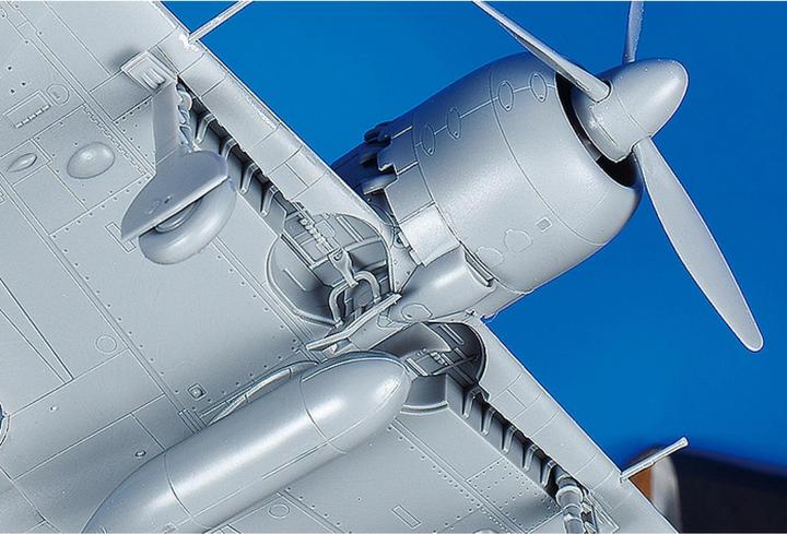 Actual product image Tamiya Mitsubishi A6M5 Zero Fighter ZEKE