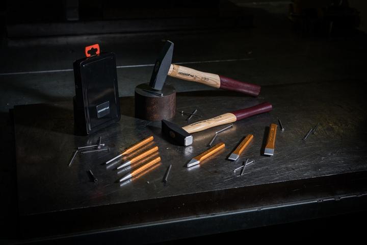 Actual product image Gedore Red red R92100012 Locksmith's Hammer 300 g 300mm Ash (300 g)