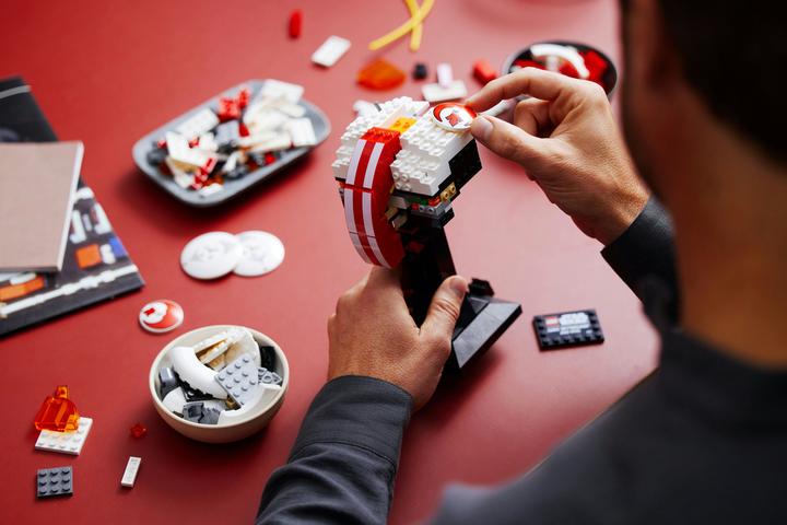 Produktbild LEGO Helm von Luke Skywalker (75327, LEGO Star Wars)