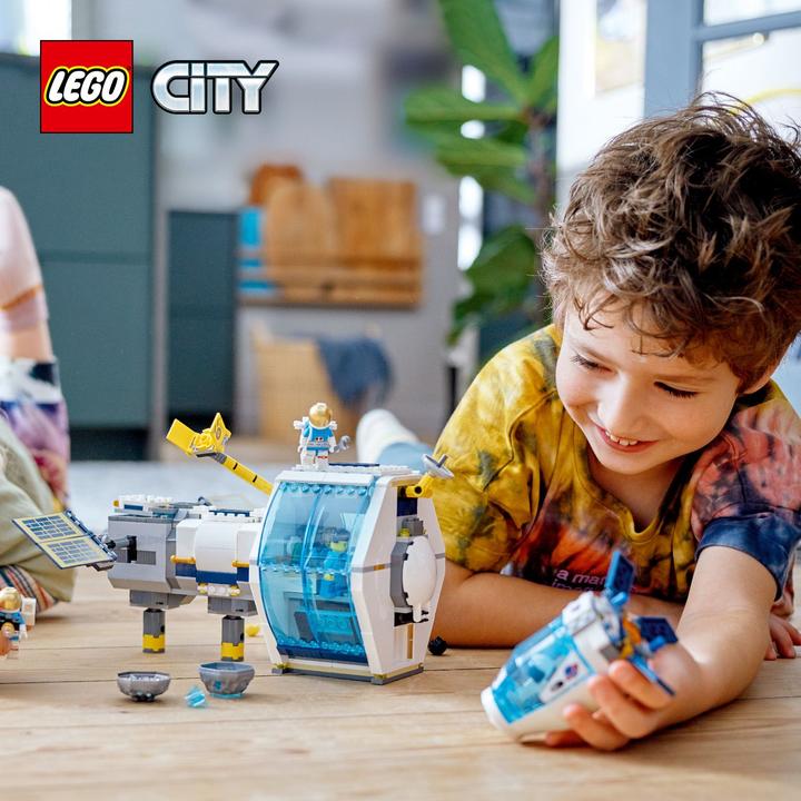 Actual product image LEGO Lunar Space Station (60349, LEGO City)