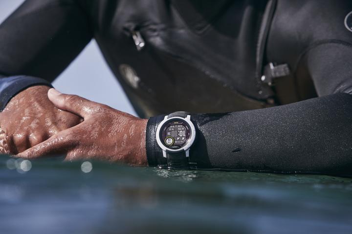 Produktbild Garmin Instinct 2S Solar Surf Edition (40 mm)