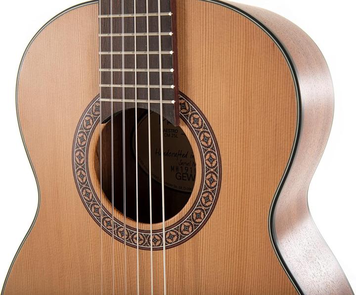 Image du produit Gewa Guitare classique pour gauchers, modèle Pro Arte Maestro, âge 4-7 ans (Guitare classique, Fond et éclisses : Acajou, Manche : Acajou, Table d'harmonie : Cèdre massif, Touche et chevalet : Acacia ou palissandre)