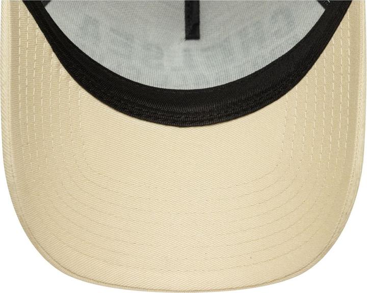 Produktbild New Era Adjustable Mesh Trucker Cap - FC Chelsea Beige