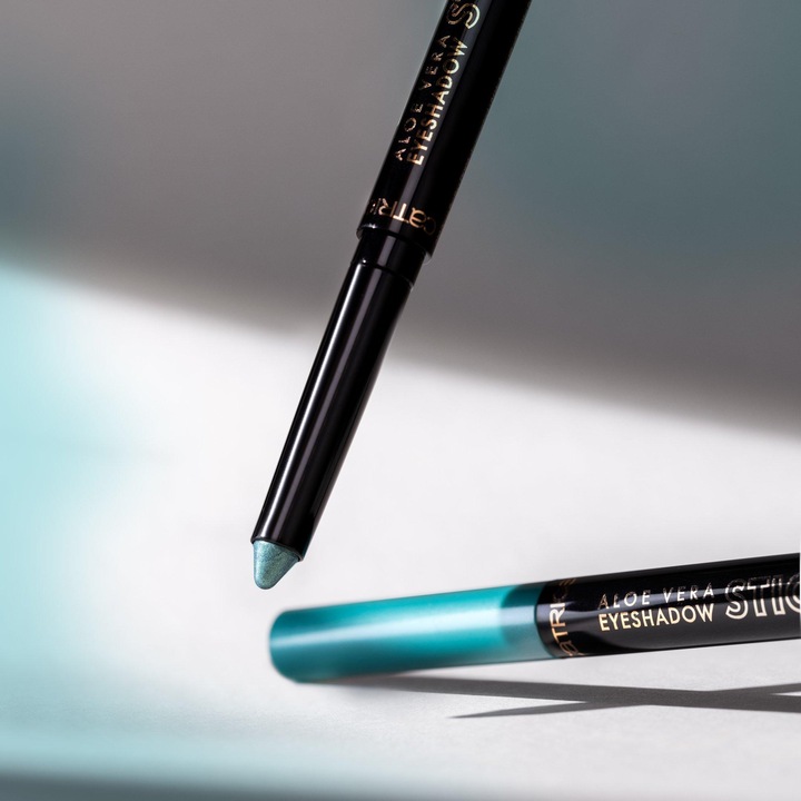 Actual product image Catrice Aloe Vera Eyeshadow Stick (080 Ocean Depths)