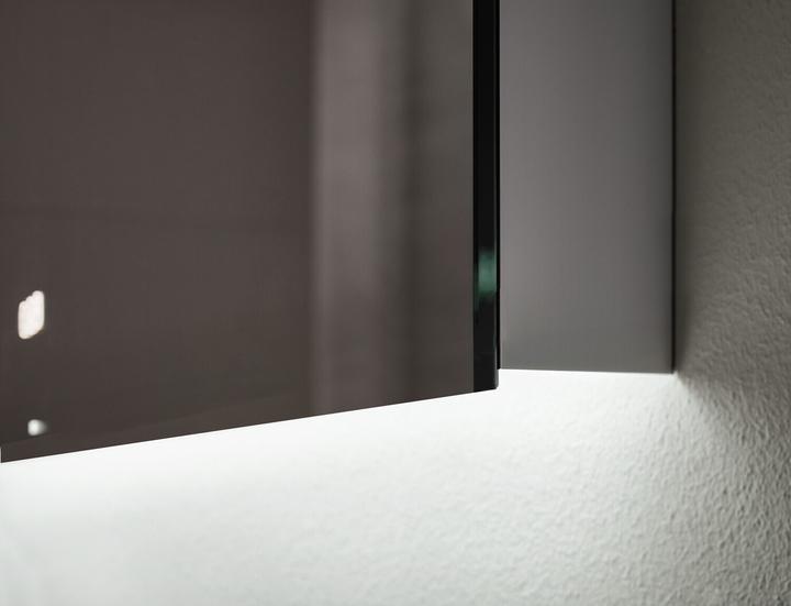 Actual product image Emco MI 250+ LED light mirror, wide light cut-out top, touch control panel, width 1400mm, 1071400 (140 x 16 cm)