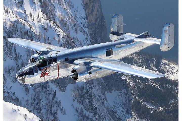 Image du produit Revell Coffret cadeau Flying B-25J Mitchell