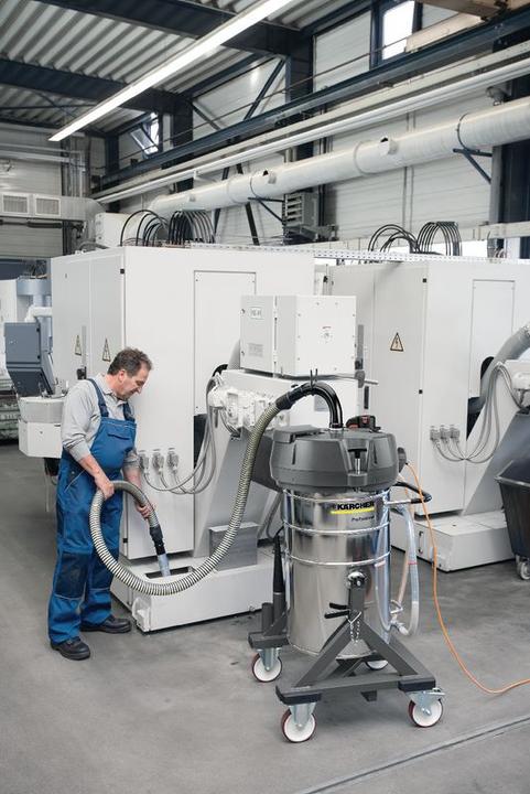 Actual product image Kärcher Professional Industrial Vacuum Cleaner IVR-L 100/24-2 Tc Me Dp (Wet dry vacuum cleaner)