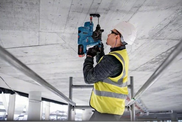 Produktbild Bosch Professional GBH 18V-24 C (solo. L) (Akkubetrieb)