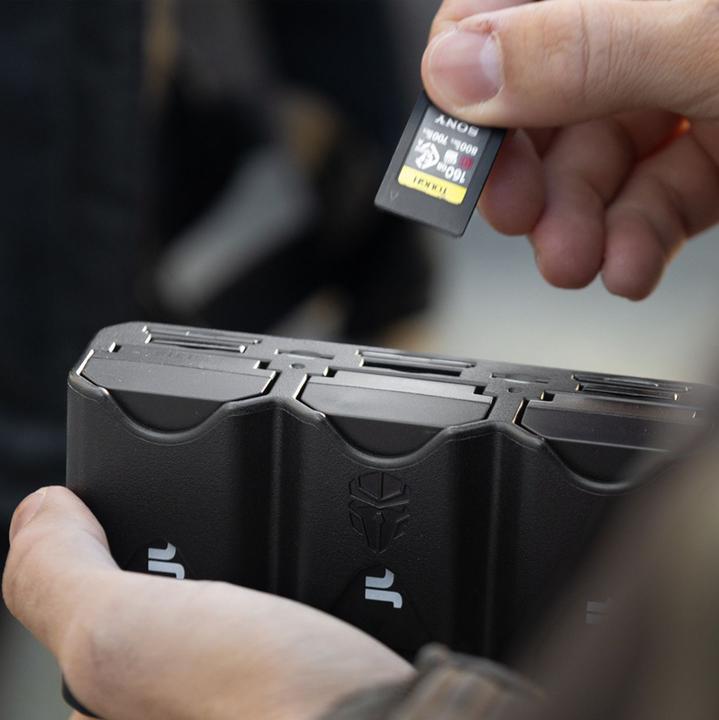 Actual product image Jupio PR1ME Tri Charge EN-EL15 (Camera battery charger)
