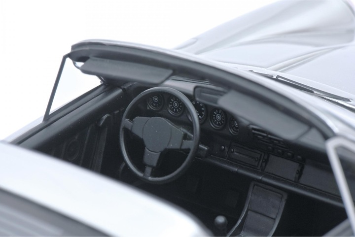 Produktbild Schuco Porsche 911 Targa silber 1:18