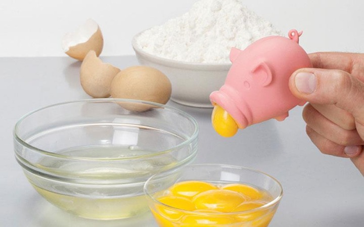Actual product image Peleg Design Yolk Pig egg yolk separator
