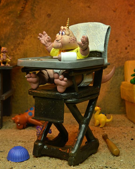Image du produit Neca Dinosaurs figurine Ultimate Baby Sinclair 18 cm