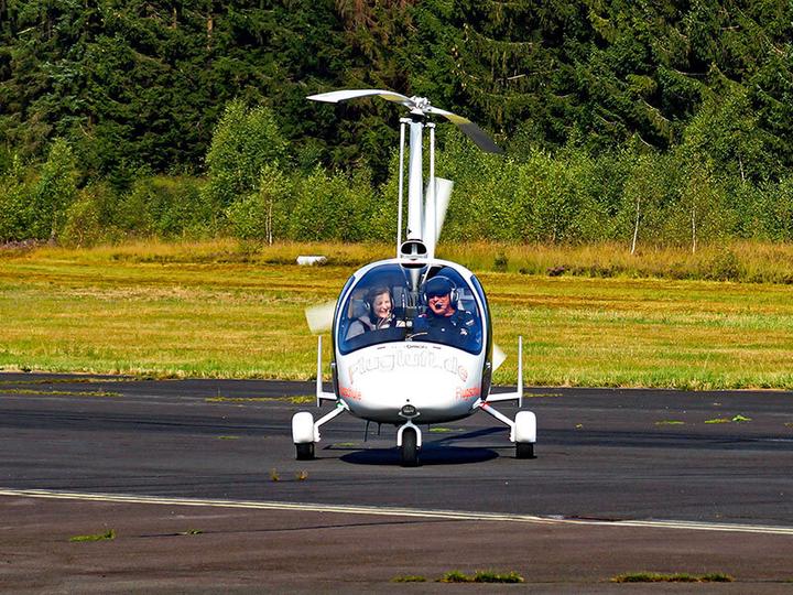 Produktbild Smartbox Schnupperflug im Tragschrauber mit Steuerübernahme nahe Köln (1 Pers.)
