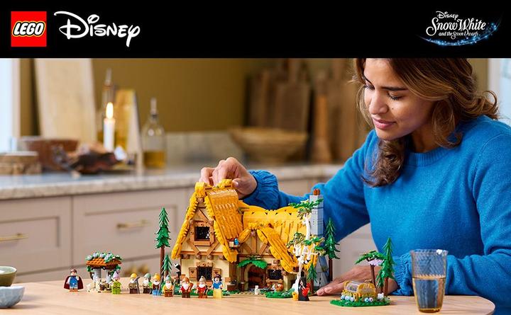 Image du produit LEGO La cabane de Blanche-Neige et des sept nains (43242, LEGO Disney)