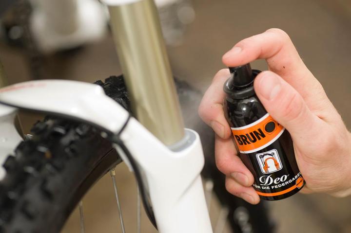 Immagine prodotto Brunox Deo per la forcella di sospensione (100 ml, Prodotti per la cura delle guarnizioni, Olio per forcelle/smorzatori)