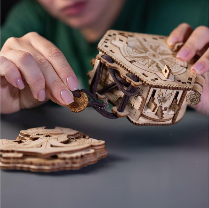 Actual product image Escape Welt Blackbeard's Compass - Puzzle box (German)