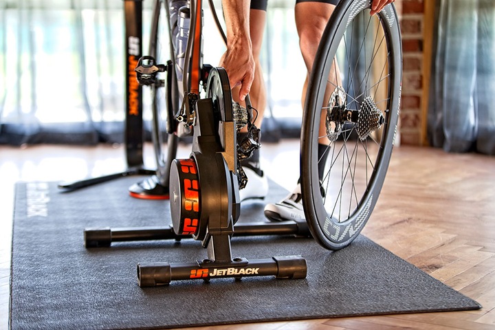 Produktbild JetBlack VOLT Leiser Smart Indoor Fahrrad Trainer
