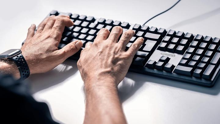 Produktbild CHERRY G80-3000N RGB (Eng. Int., Kabelgebunden)