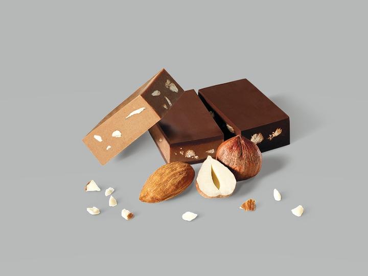 Image du produit Favarger HERITAGE Boîte de 36 chocolats au lait, noirs et pralinés (360 g)