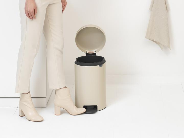 Image du produit Brabantia Poubelle à pédale NewIcon 12 l, Soft Beige (12 l)