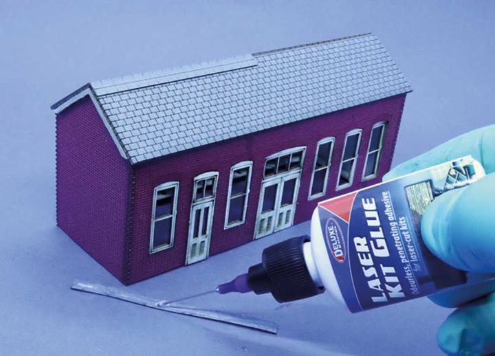 Actual product image Deluxe Materials Laser-Cut Kit Glue (25 g)