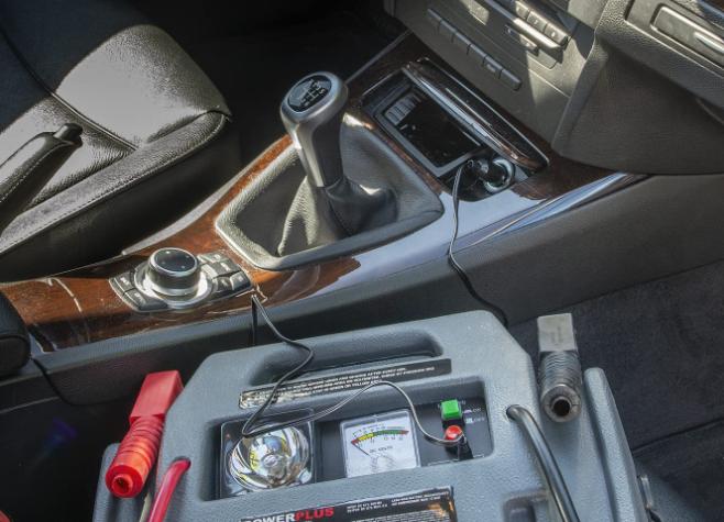 Produktbild Powerplus Schnellstartsystem 4-in-1 (900 A, 7000 mAh)