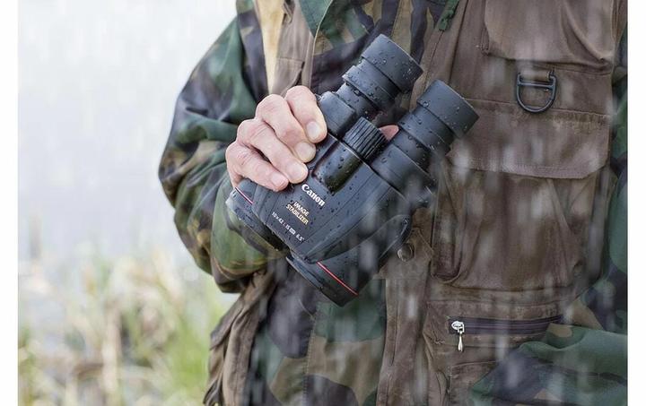 Actual product image Canon 10x42L IS WP (10 x, 42 mm)