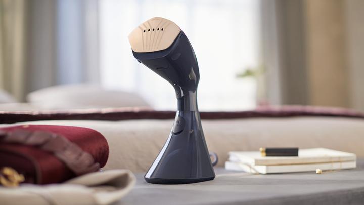 Actual product image Philips Portable steam straightener for lying and hanging clothes (1600 W, 32 g/min)