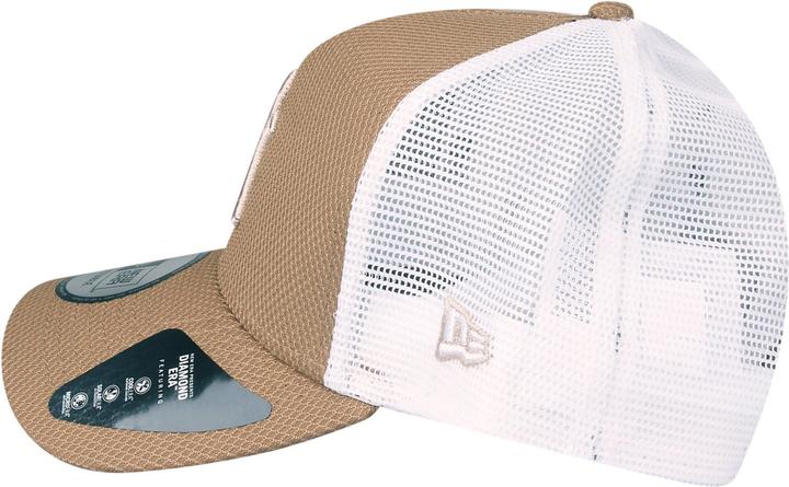 Actual product image New Era Trucker Cap - DIAMOND New York Yankees khaki