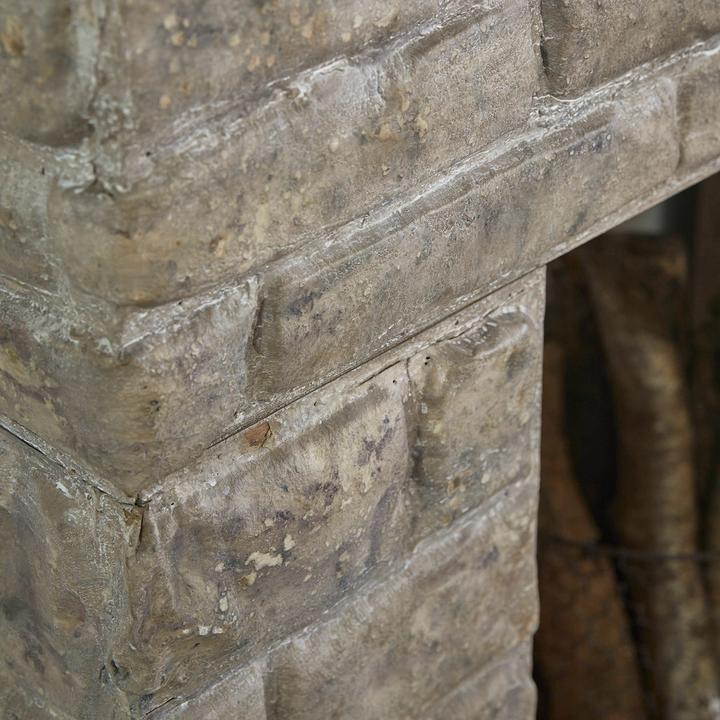 Produktbild Loberon Kaminkonsole Evreux antikgrau (125 x 50 x 110 cm)