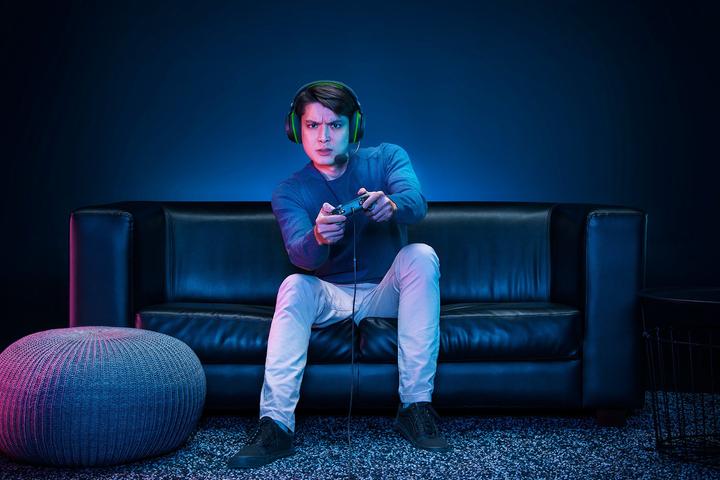 Immagine prodotto Razer Wolverine V2 (Xbox Serie S, Xbox One S, PC, Xbox One X, Xbox Series X)