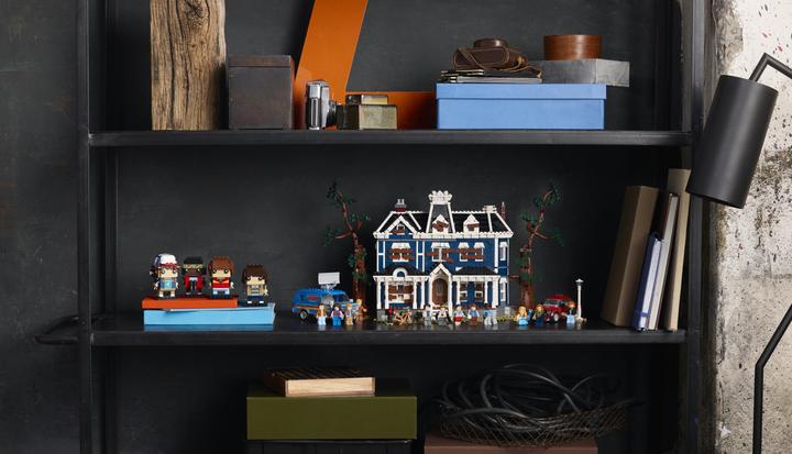 Actual product image LEGO Stranger Things: The Creel House (11370, LEGO Icons)