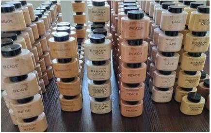 Actual product image Makeup Revolution Banana Brighten Loose Baking Powder Illuminating Loose Face Powder 30G
