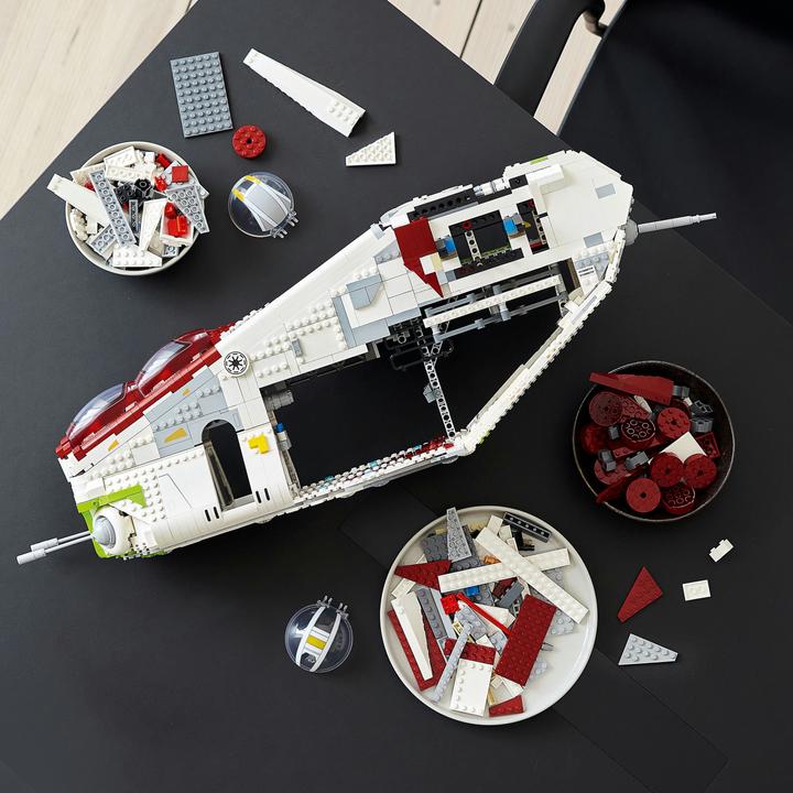 Actual product image LEGO UCS Republic Gunship (75309, LEGO Rare Sets, LEGO Star Wars)
