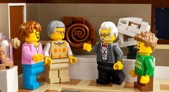 Actual product image LEGO Natural History Museum (10326, LEGO Icons)